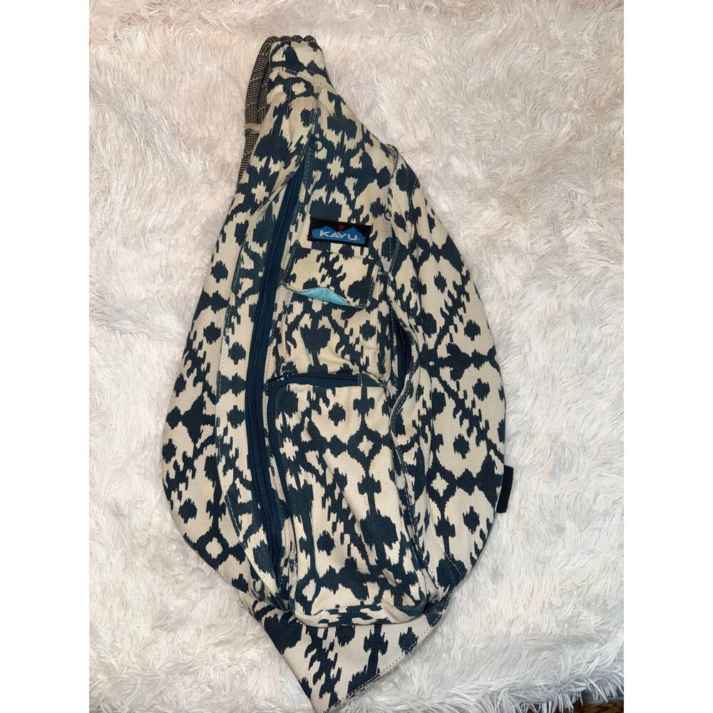 KAVU Rope Sling Bag Crossbody Shoulder  Canvas Ivory/Blue Geometric Print
